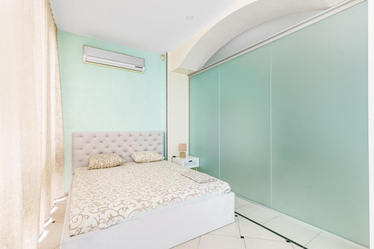 Deribasivska Cozy 4-Room Apartment Oděsa Exteriér fotografie